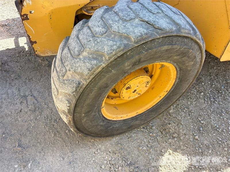 John Deere 410L لوادر ذات جرافات عكسية