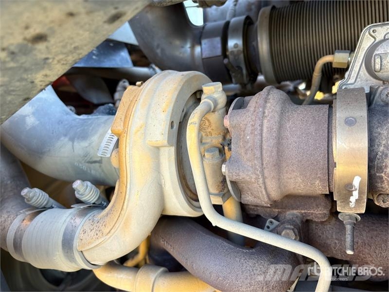 John Deere 410L لوادر ذات جرافات عكسية
