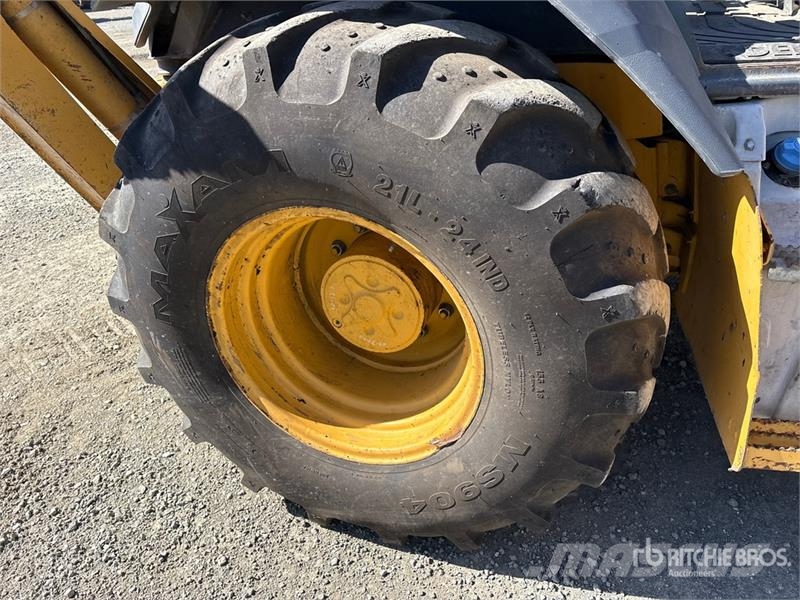 John Deere 410L لوادر ذات جرافات عكسية