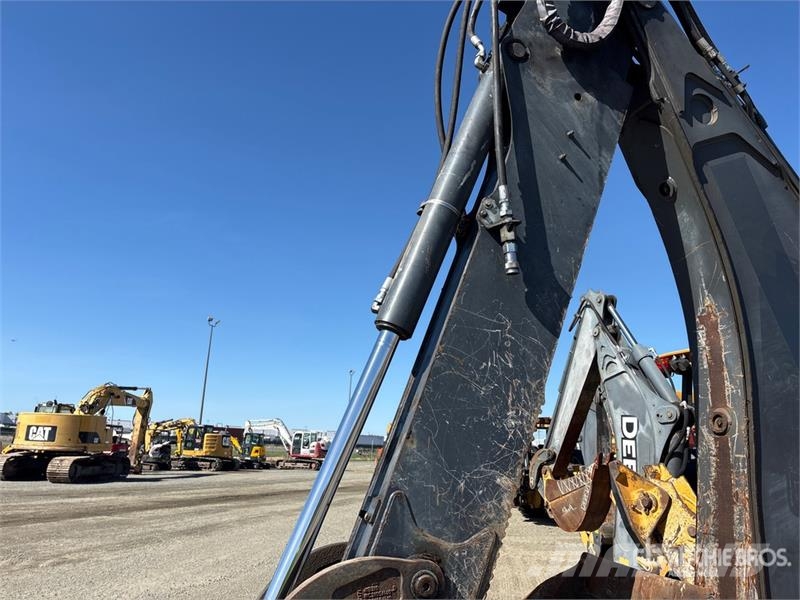 John Deere 410L لوادر ذات جرافات عكسية