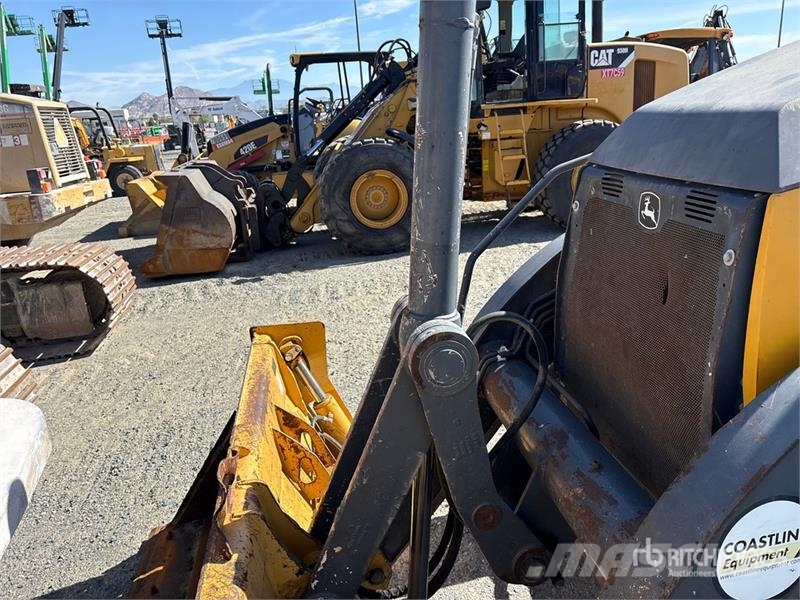 John Deere 410L لوادر ذات جرافات عكسية