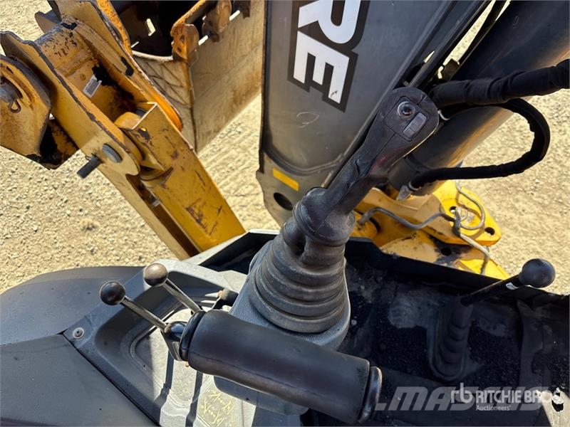 John Deere 410L لوادر ذات جرافات عكسية
