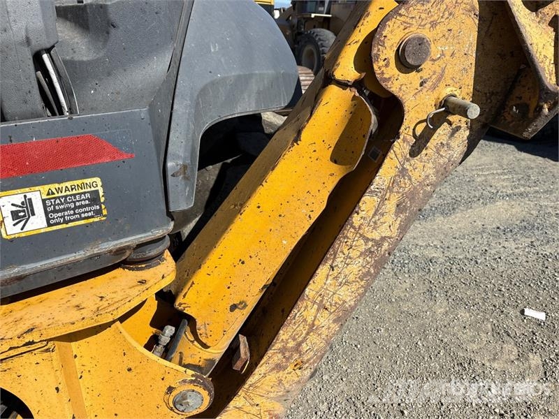 John Deere 410L لوادر ذات جرافات عكسية