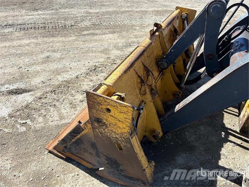 John Deere 410L لوادر ذات جرافات عكسية