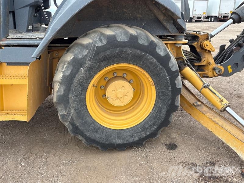 John Deere 410L Retrocargadoras