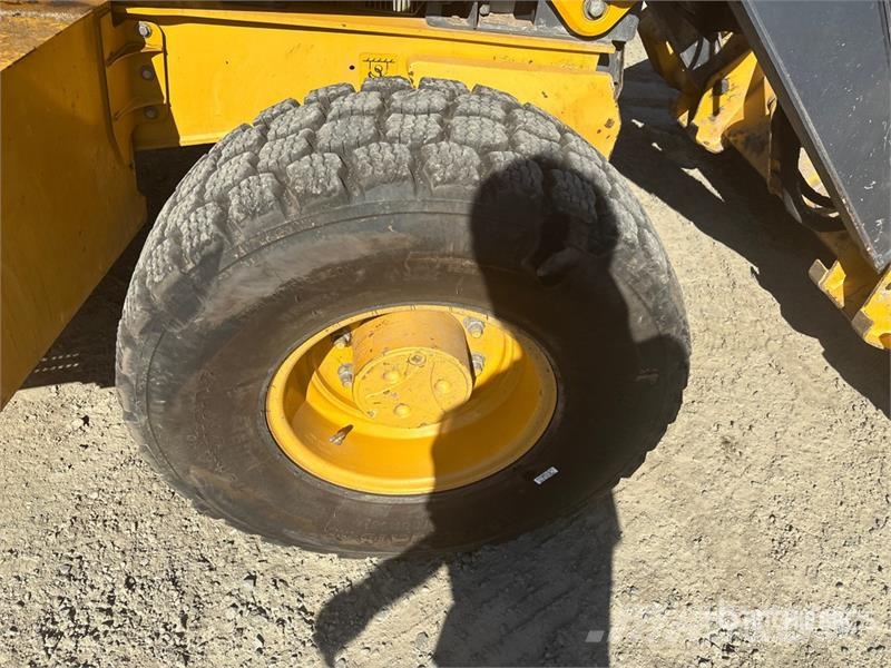 John Deere 410L Ekskavatoriniai krautuvai