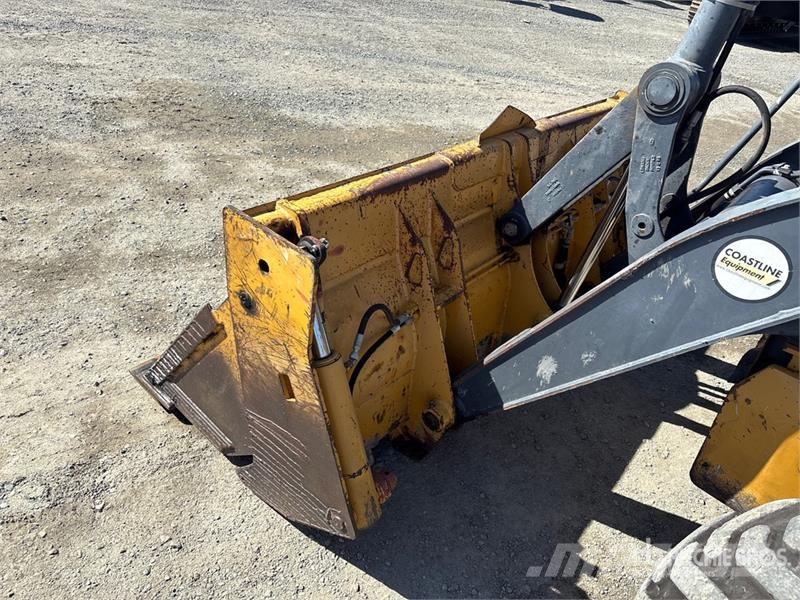 John Deere 410L لوادر ذات جرافات عكسية
