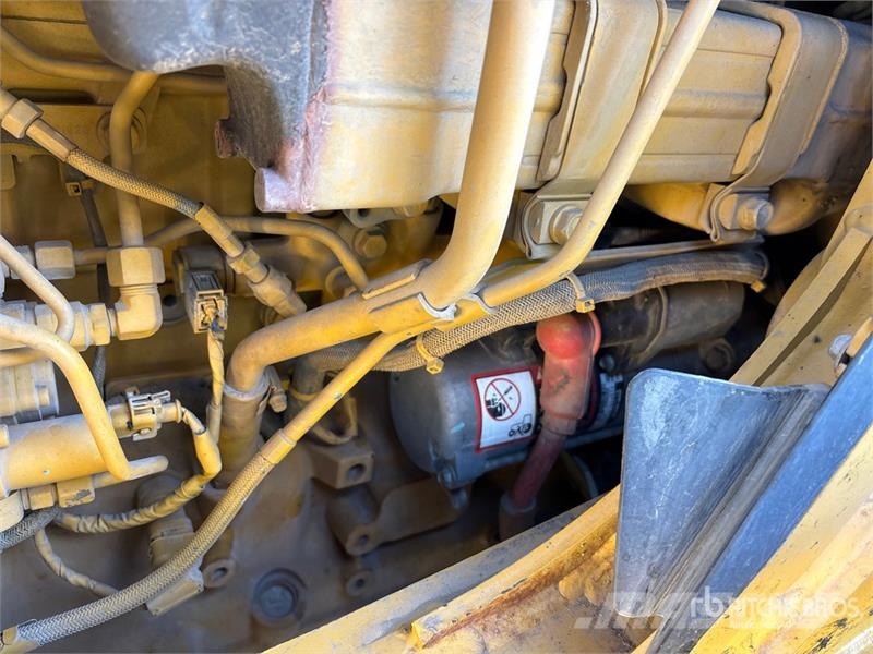 John Deere 410L لوادر ذات جرافات عكسية