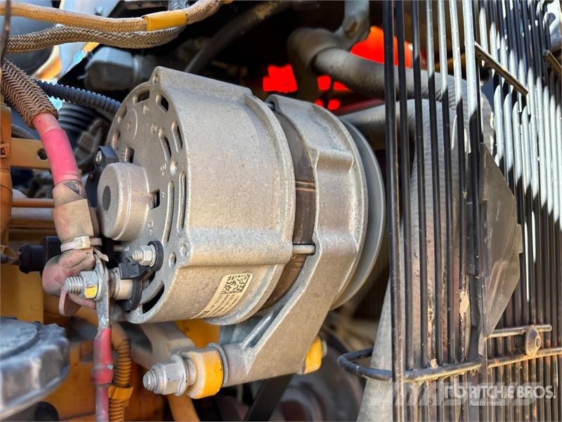 John Deere 410L لوادر ذات جرافات عكسية