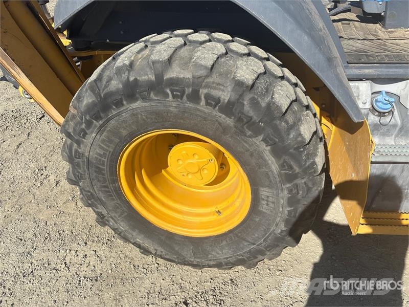 John Deere 410L Ekskavatoriniai krautuvai