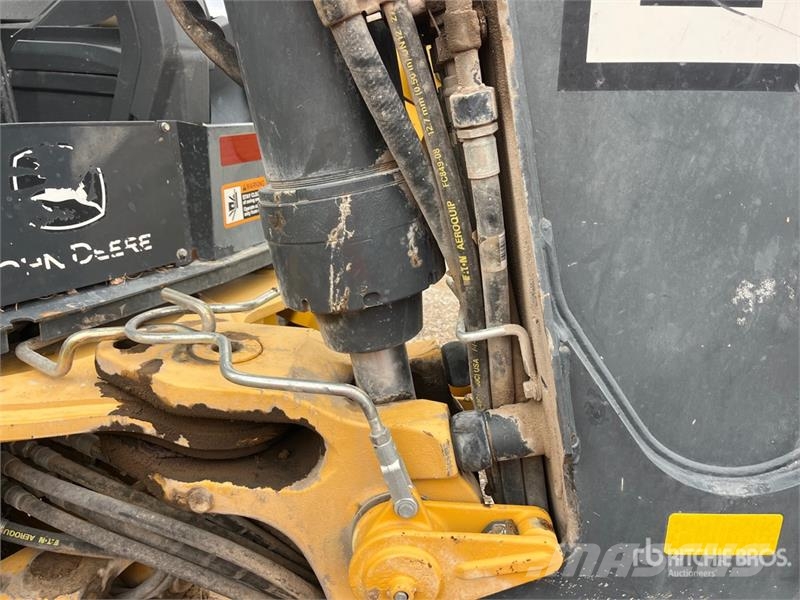 John Deere 410L Ekskavaatorlaadurid