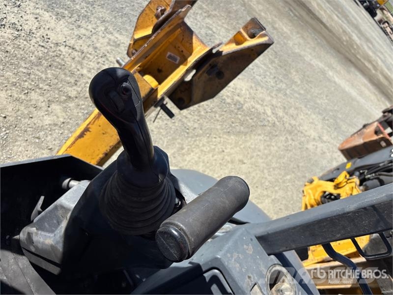 John Deere 410L لوادر ذات جرافات عكسية