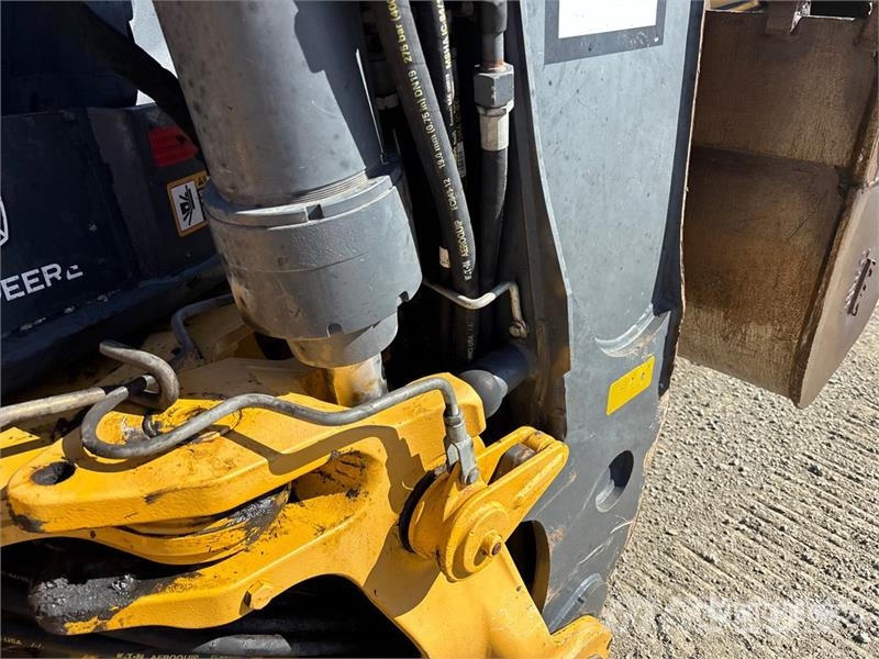 John Deere 410L لوادر ذات جرافات عكسية
