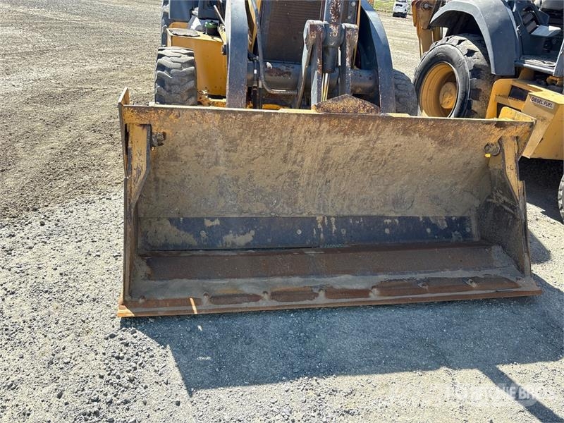 John Deere 410L لوادر ذات جرافات عكسية