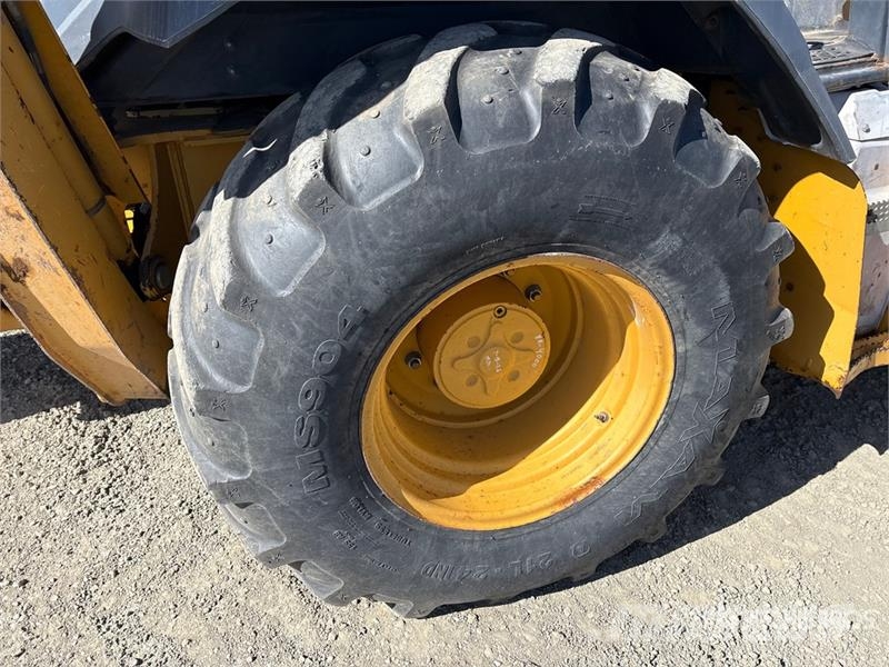 John Deere 410L لوادر ذات جرافات عكسية