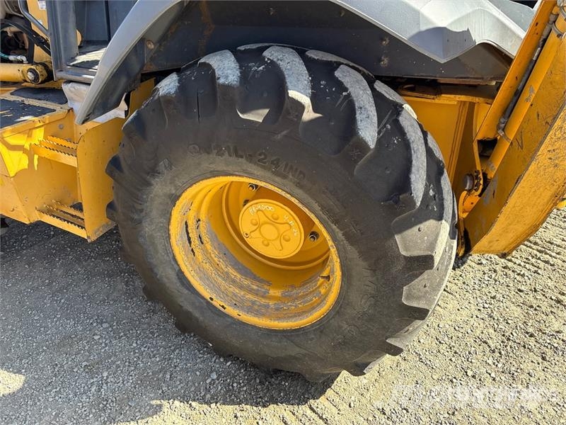 John Deere 410L لوادر ذات جرافات عكسية