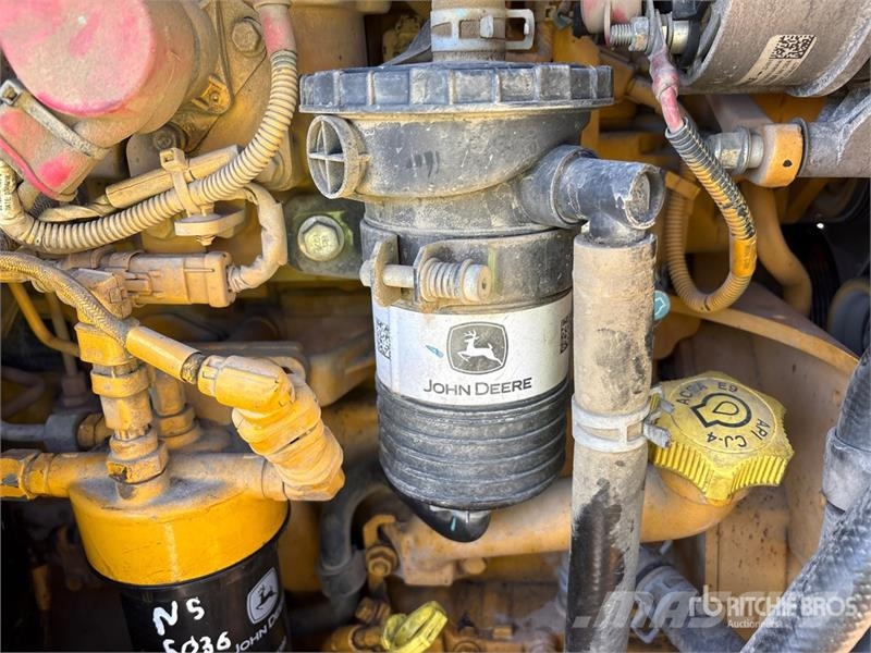 John Deere 410L لوادر ذات جرافات عكسية