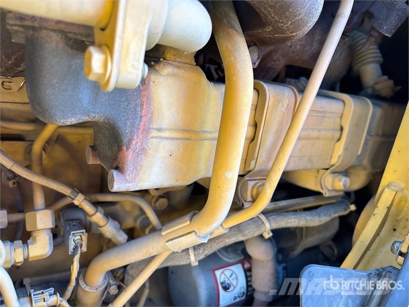 John Deere 410L لوادر ذات جرافات عكسية
