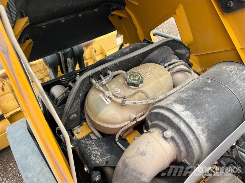 John Deere 410L Ekskavaatorlaadurid