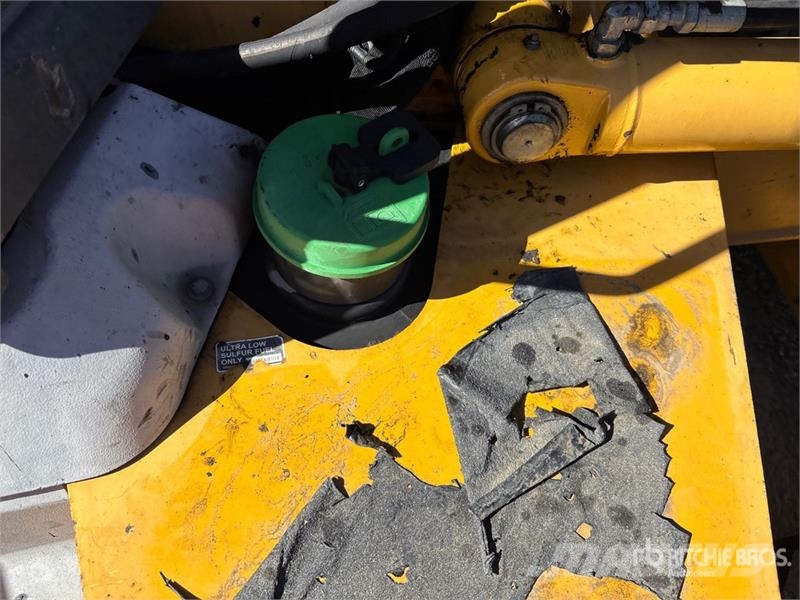 John Deere 410L لوادر ذات جرافات عكسية