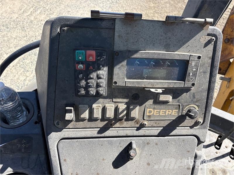 John Deere 410L لوادر ذات جرافات عكسية