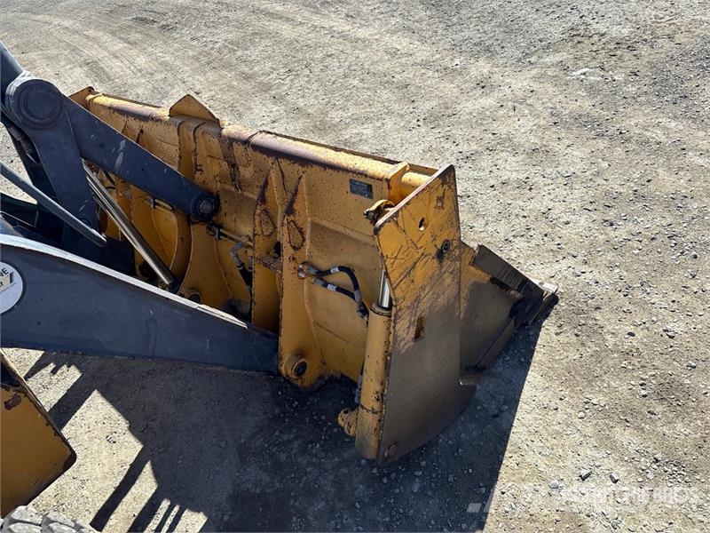 John Deere 410L لوادر ذات جرافات عكسية