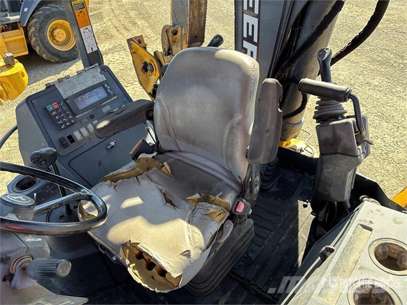 John Deere 410L لوادر ذات جرافات عكسية