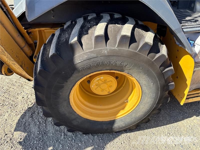 John Deere 410L لوادر ذات جرافات عكسية