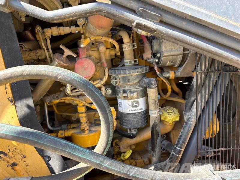 John Deere 410L لوادر ذات جرافات عكسية