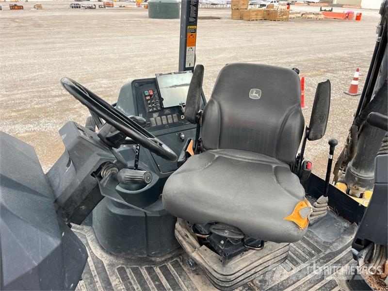 John Deere 410L Ekskavaatorlaadurid