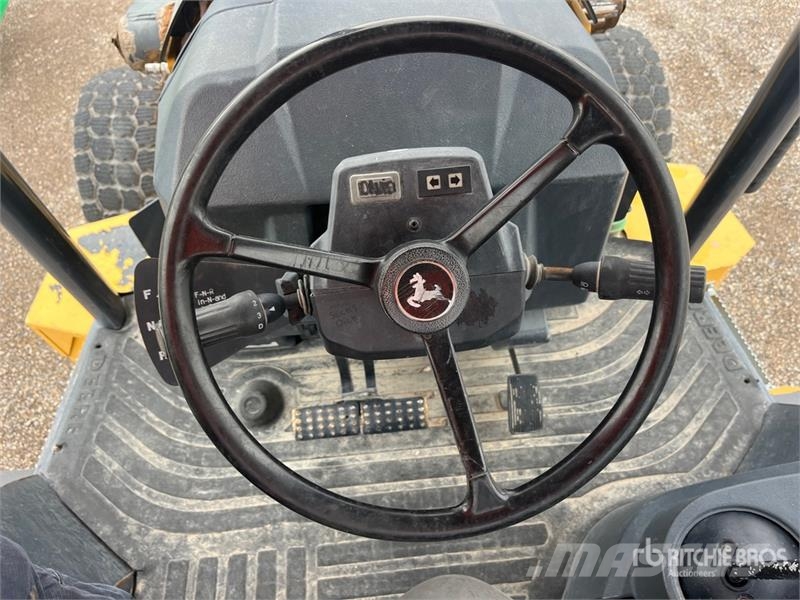 John Deere 410L Ekskavaatorlaadurid
