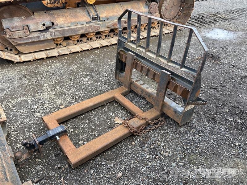 John Deere 42 in Skid Steer Forks Forks