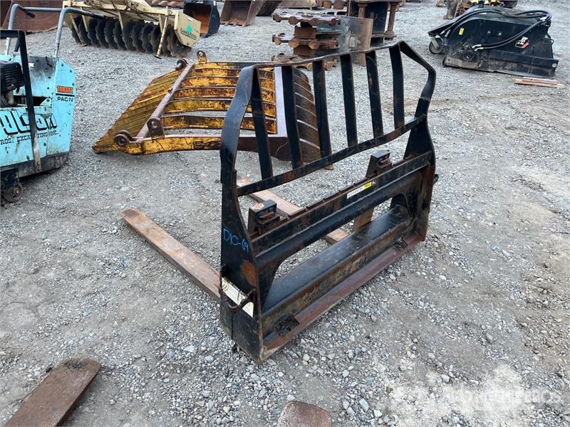John Deere 42 in Skid Steer Forks Horquillas