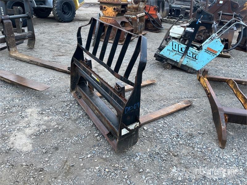 John Deere 42 in Skid Steer Forks Horquillas
