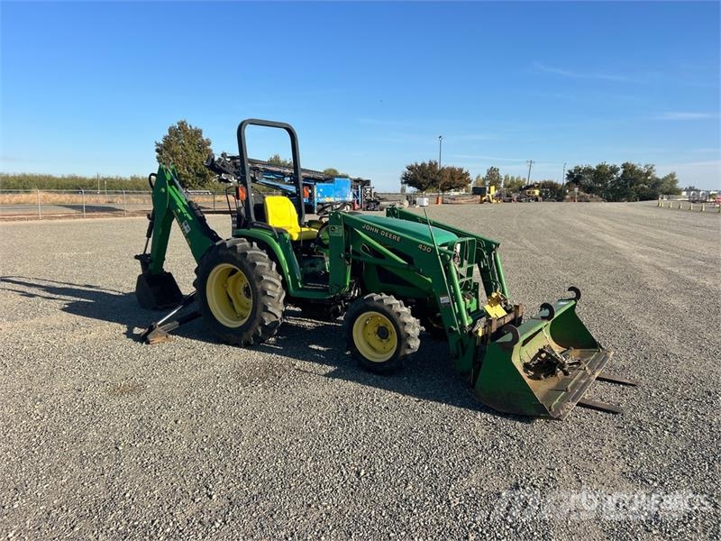 John Deere 4400 Utility Tractor Tractores compactos