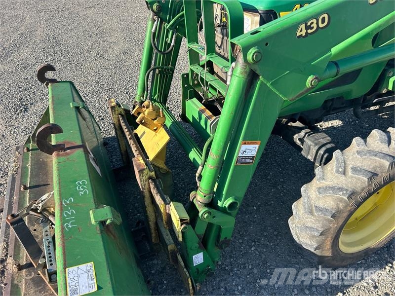 John Deere 4400 Utility Tractor Tractores compactos