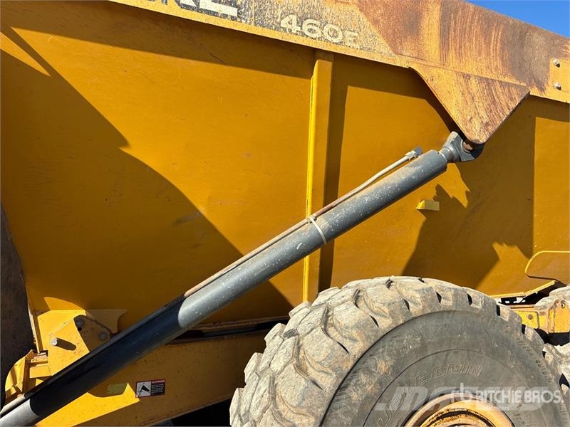 John Deere 460E ساحبات مفصلية