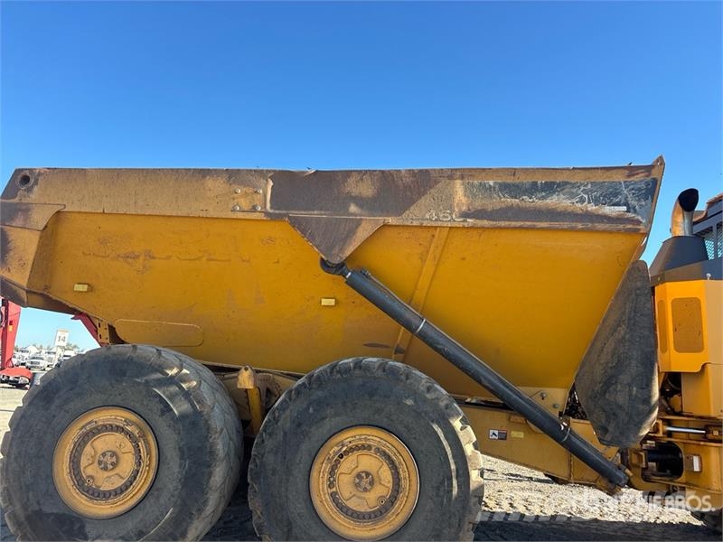 John Deere 460E ساحبات مفصلية