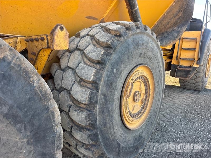John Deere 460E ساحبات مفصلية
