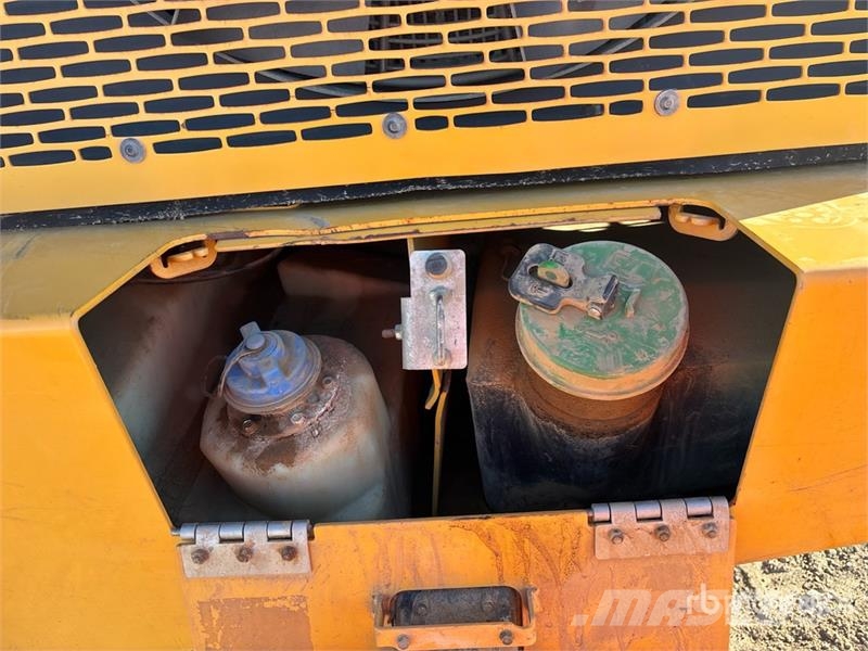 John Deere 460E ساحبات مفصلية