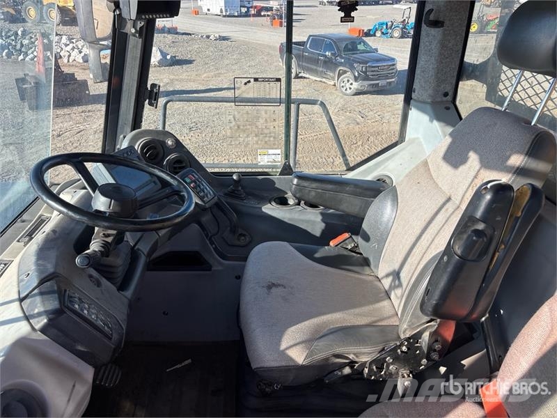 John Deere 460E ساحبات مفصلية