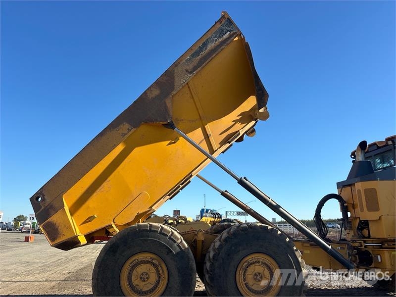 John Deere 460E ساحبات مفصلية