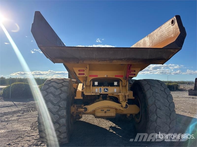John Deere 460E ساحبات مفصلية