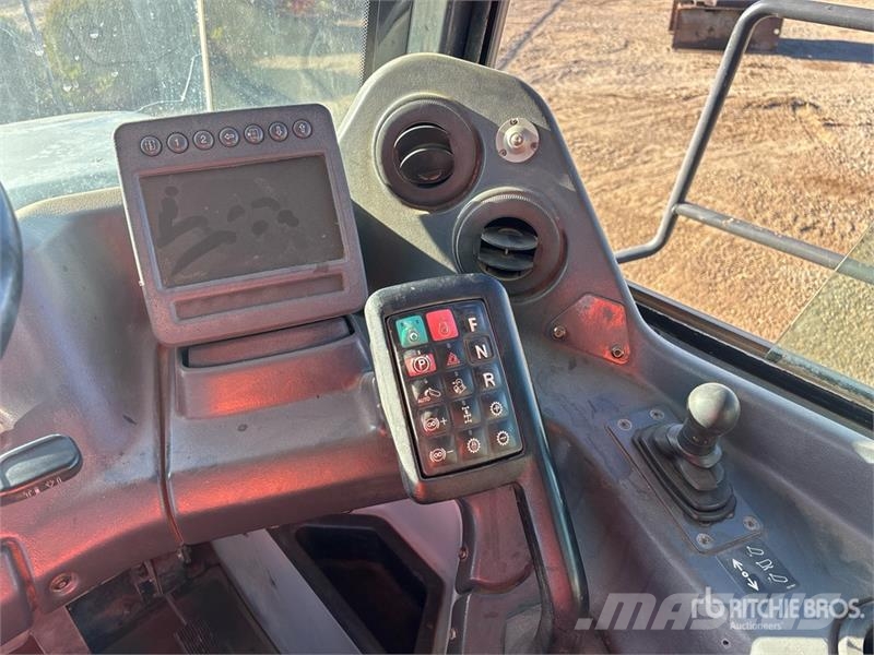 John Deere 460E ساحبات مفصلية
