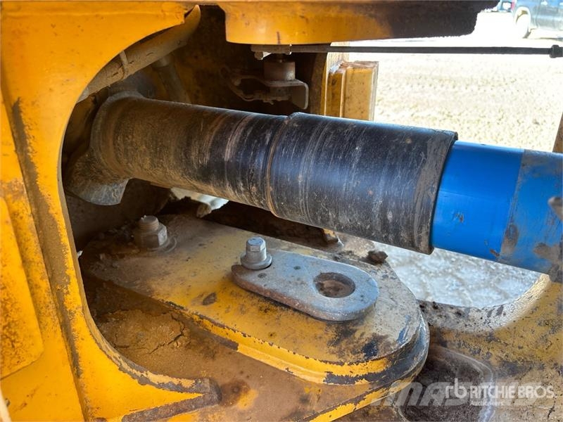 John Deere 460E ساحبات مفصلية