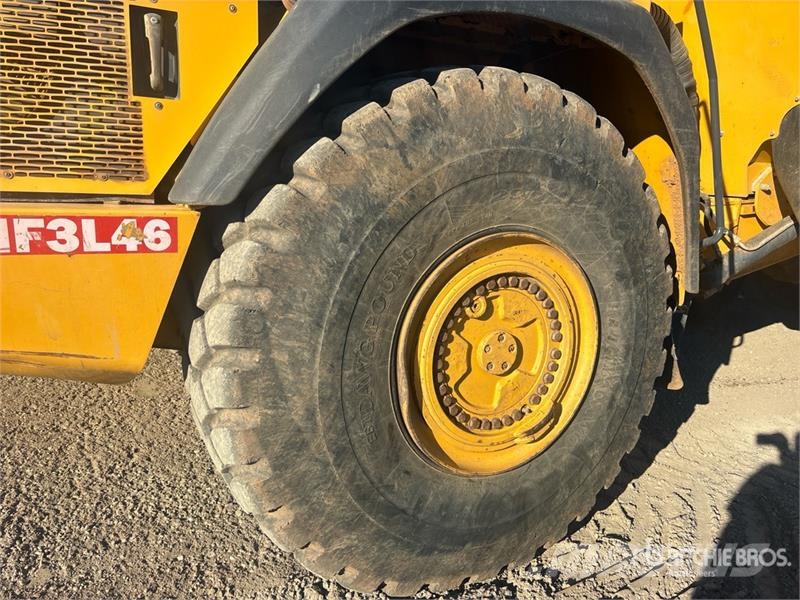 John Deere 460E ساحبات مفصلية