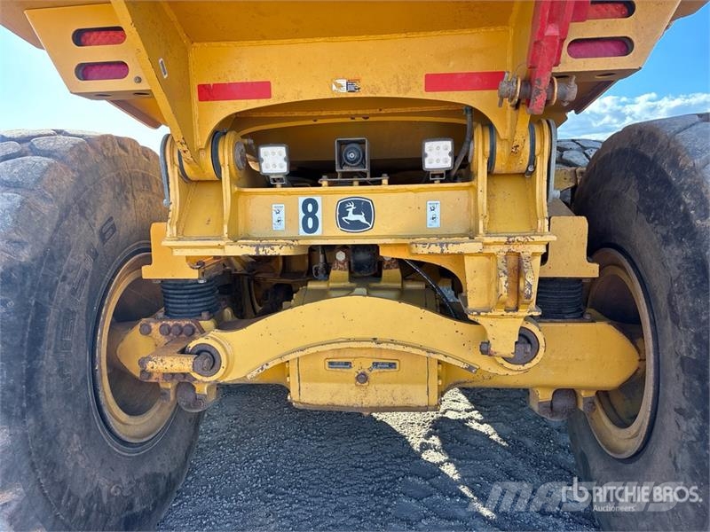 John Deere 460E ساحبات مفصلية