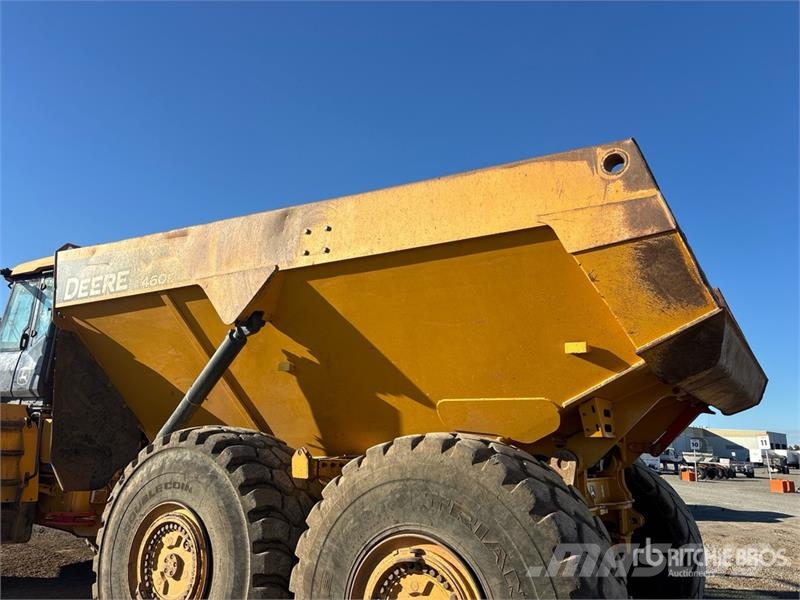 John Deere 460E ساحبات مفصلية