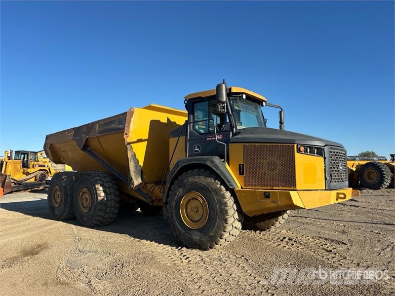 John Deere 460E ساحبات مفصلية