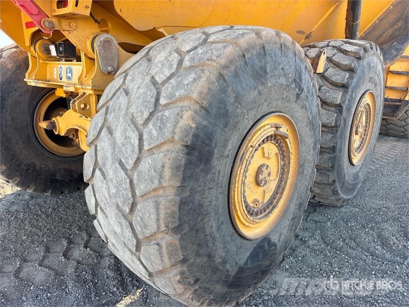 John Deere 460E ساحبات مفصلية